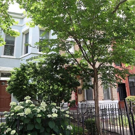 3-Bedroom House With Cute Patio Explore Dc On Foot Washington Ngoại thất bức ảnh