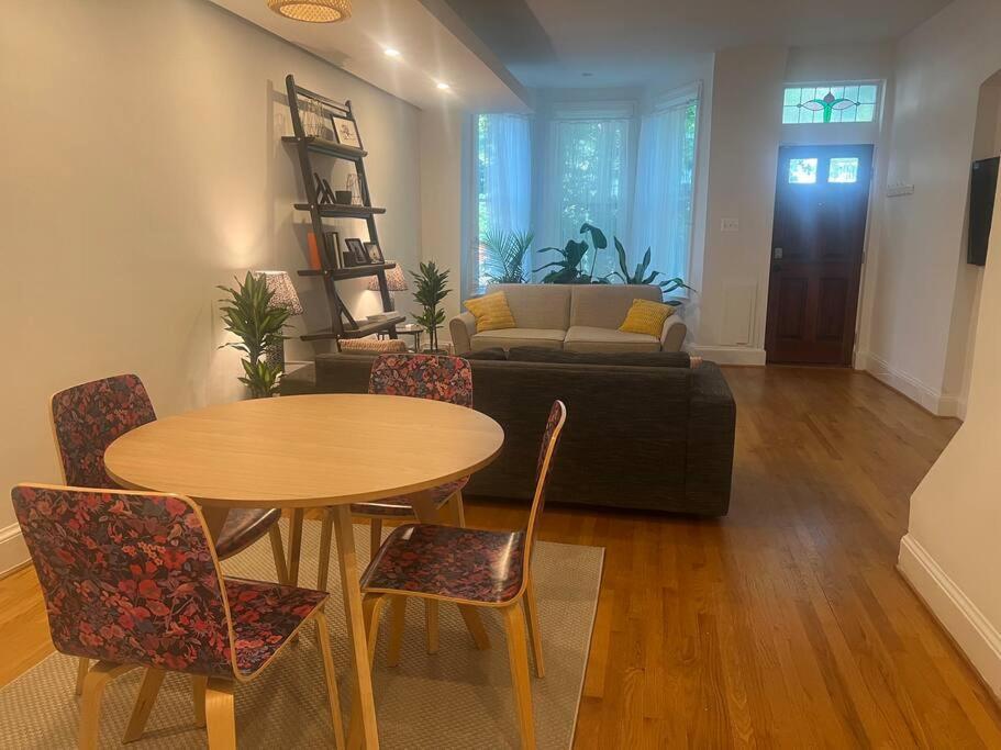 3-Bedroom House With Cute Patio Explore Dc On Foot Washington Ngoại thất bức ảnh