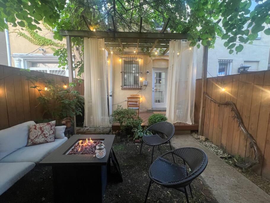 3-Bedroom House With Cute Patio Explore Dc On Foot Washington Ngoại thất bức ảnh