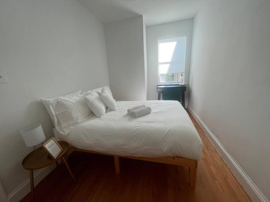 3-Bedroom House With Cute Patio Explore Dc On Foot Washington Ngoại thất bức ảnh