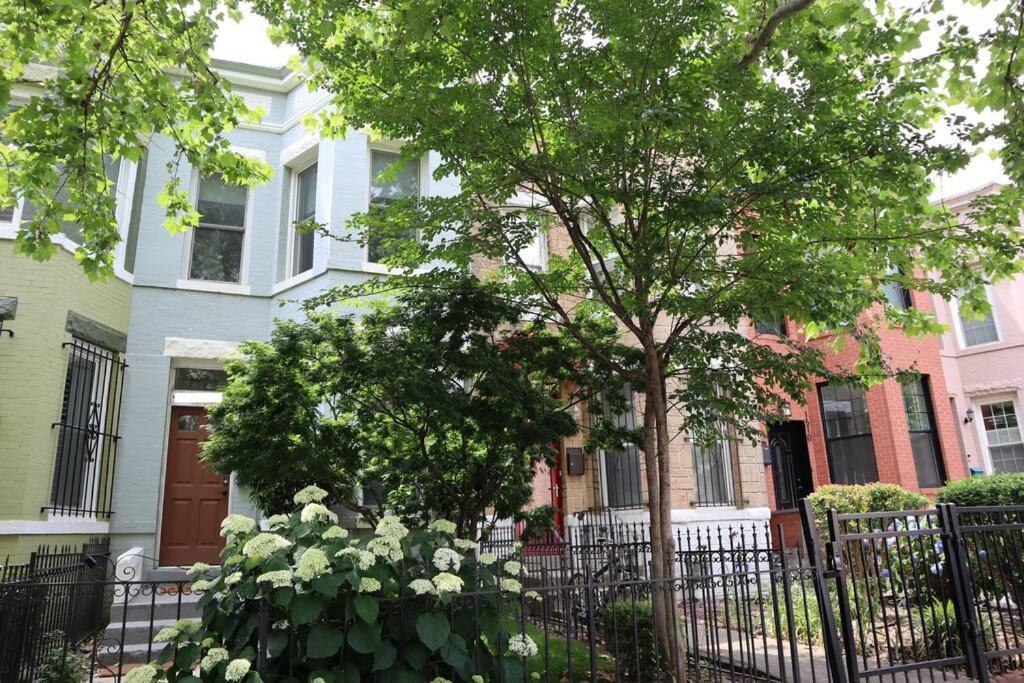 3-Bedroom House With Cute Patio Explore Dc On Foot Washington Ngoại thất bức ảnh
