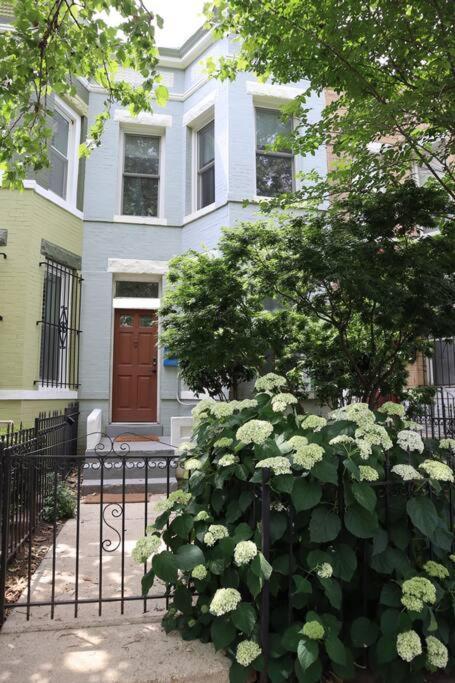 3-Bedroom House With Cute Patio Explore Dc On Foot Washington Ngoại thất bức ảnh