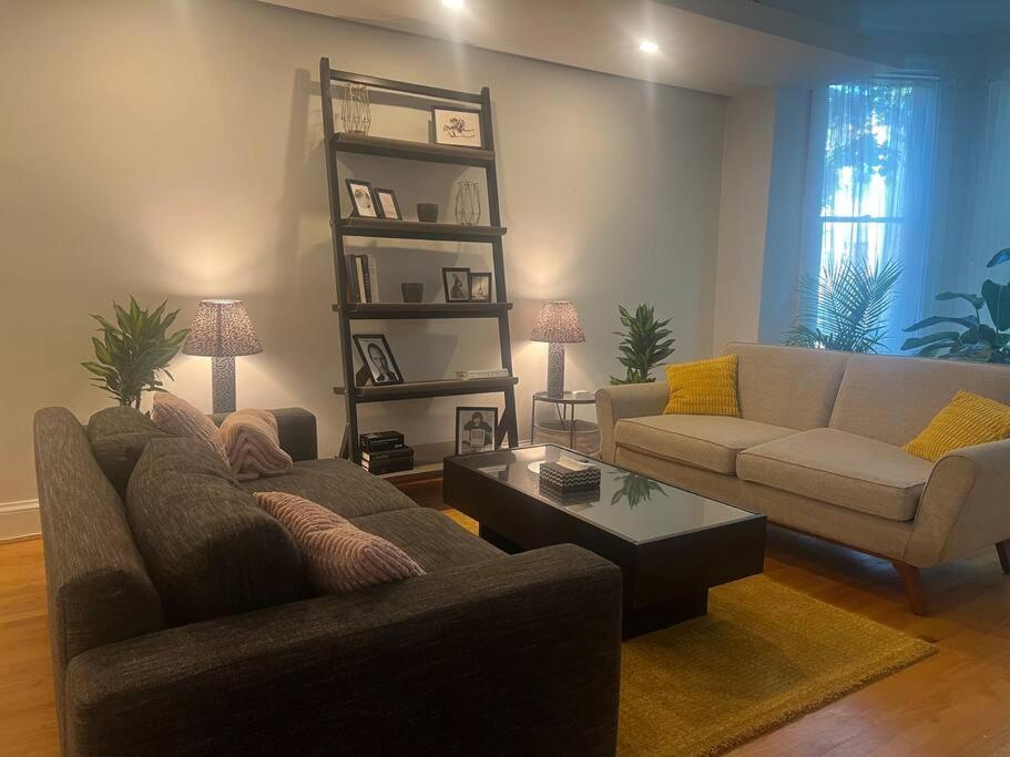 3-Bedroom House With Cute Patio Explore Dc On Foot Washington Ngoại thất bức ảnh