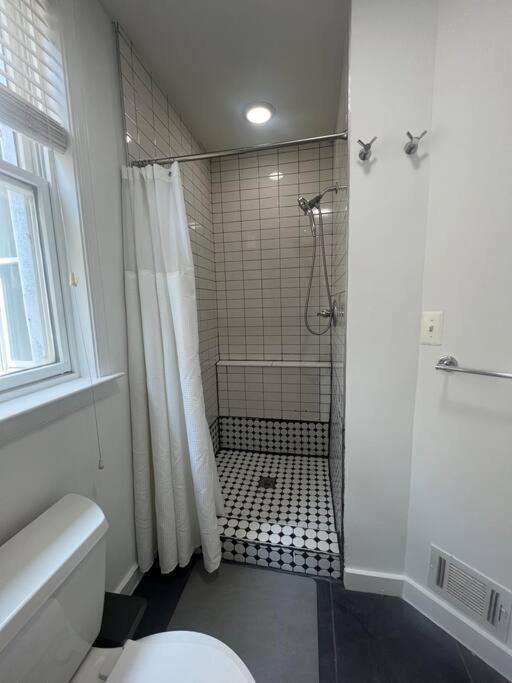 3-Bedroom House With Cute Patio Explore Dc On Foot Washington Ngoại thất bức ảnh